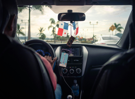 Car Ride-Hailing Showdown: Xanh SM vs. Grab in Vietnam
